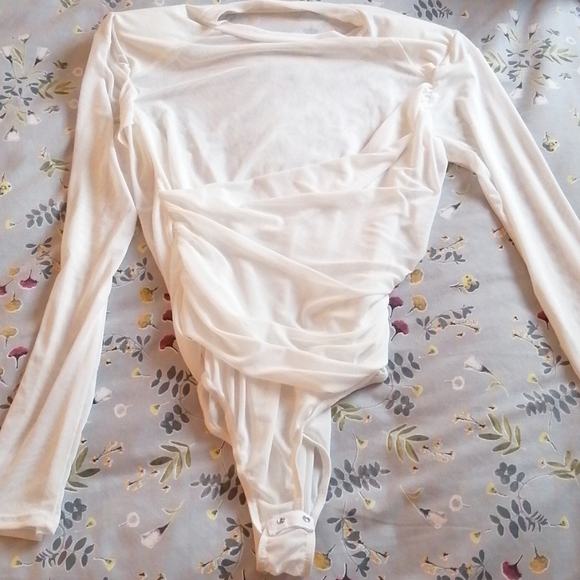 WinWin Tops - 💥 SALE💥 Sheer bodysuit SIZE LARGE